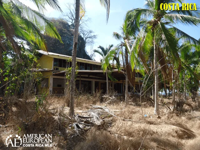 Abandoned home in the maritime zone, construction stopped by the municipality Costa Rica Beachfront property restrictions